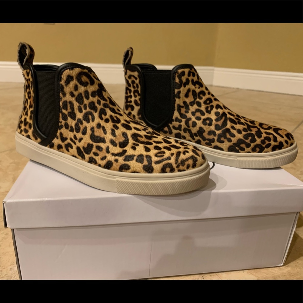 NWB Steve Madden Leopard Hightop Sneakers